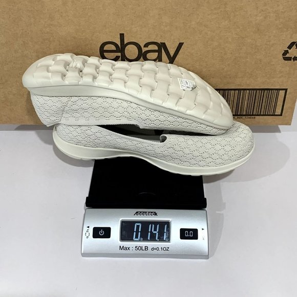 Skechers Womens Cream GOGA MAX Slip On Sneaker Size 9.5 Gen 5 Knit NEW - Picture 10 of 10